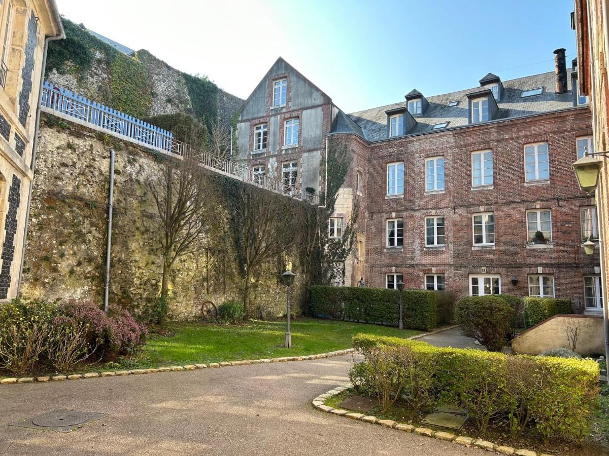 Les Apparts Du Phare Honfleur Bagian luar foto